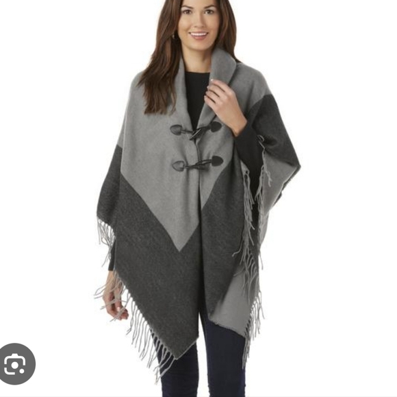 NWT Soft toggle button Blue Colorblock fringe poncho Cape I37 - Picture 7 of 7